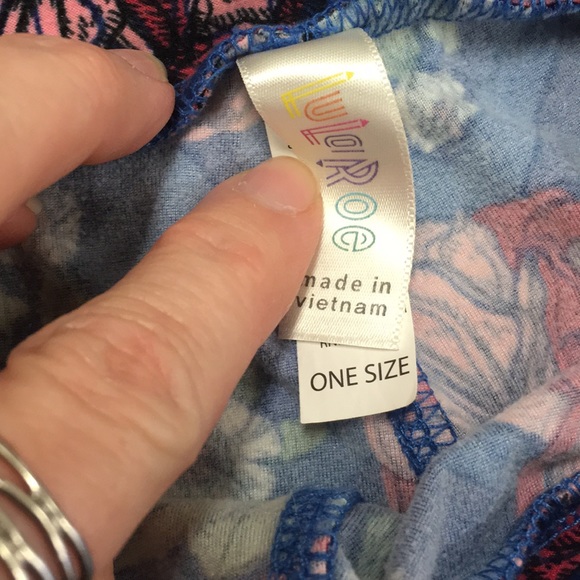 LuLaRoe Blue leggings w/ roses - Picture 3 of 3